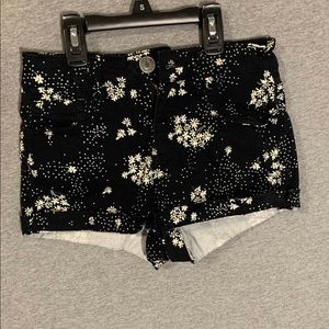 Super cute flowered shorts